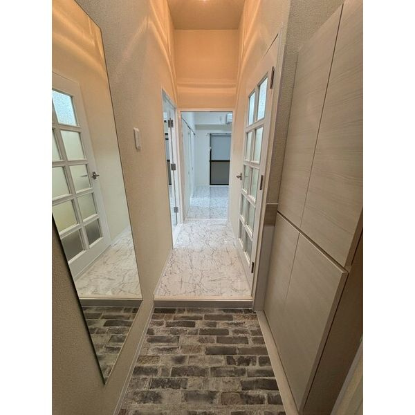 大正メゾンの玄関