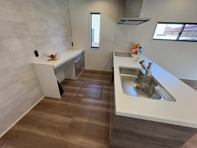 タマタウン　各務原市鵜沼朝日町Ⅱ　全2区画分譲の浴室|給湯器のリモコンはお風呂場と多くはキッチン近くにあります。