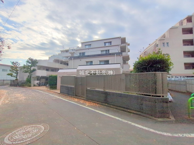 メイゾン小竹向原の外観