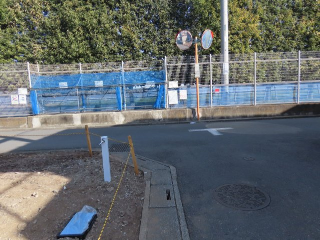鶴ヶ島市鶴ヶ丘売地の前面道路含む現地写真