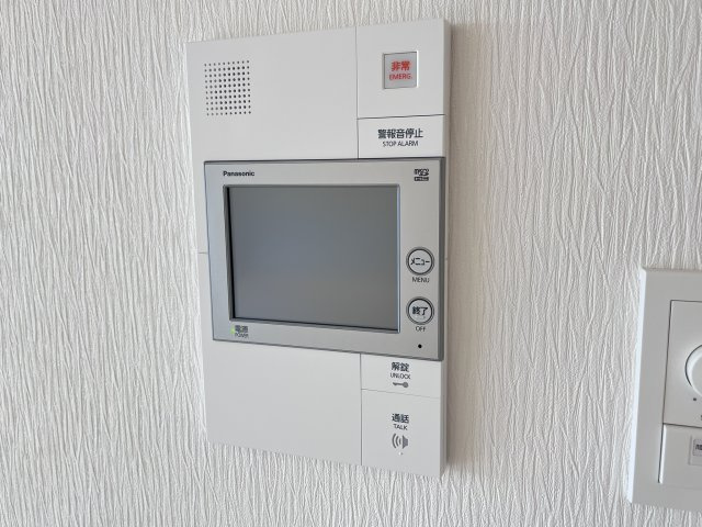 【セキュリティ】 | プレジオ西宮北口 | モニター付きインターホンです