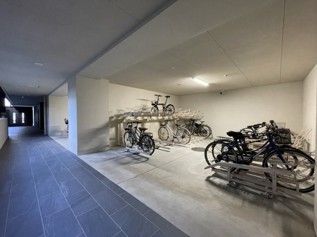 ブランシエラ鹿児島のその他共用部分|敷地内自転車置き場の様子です。