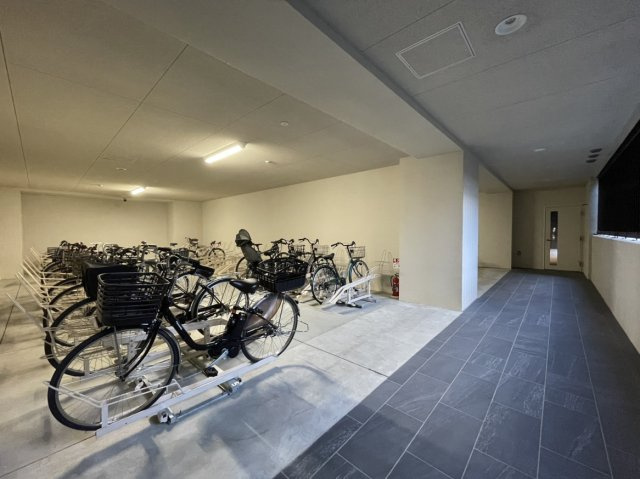 ブランシエラ鹿児島のその他共用部分|敷地内自転車置き場の様子です。