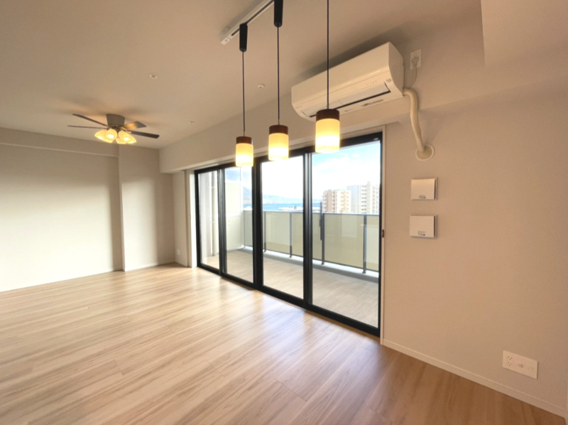 ブランシエラ鹿児島の居間・リビング|キッチン側から見たLDKの様子です。