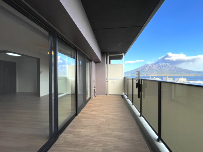 ブランシエラ鹿児島のバルコニー|奥行き約2.0mの広々としたバルコニーです。