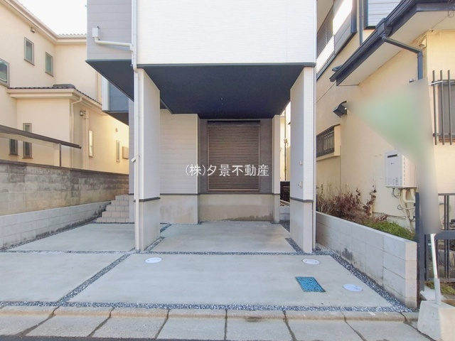 《仲介手数料無料》南区大字太田窪2695-8新築一戸建てLIGAREの駐車場