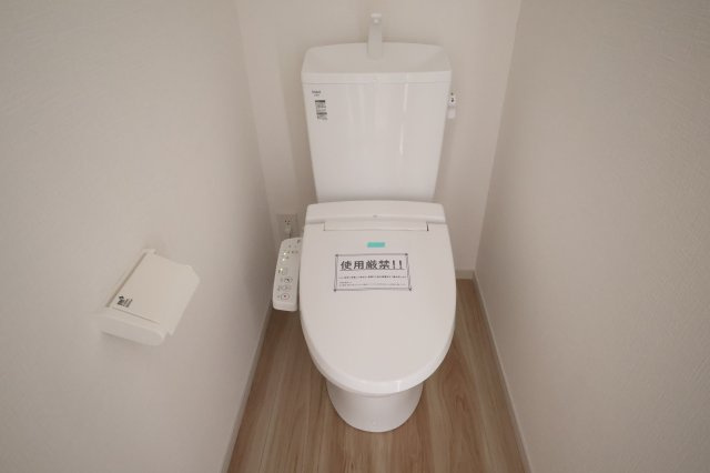 《仲介手数料無料》南区大字太田窪2695-8新築一戸建てLIGAREのトイレ