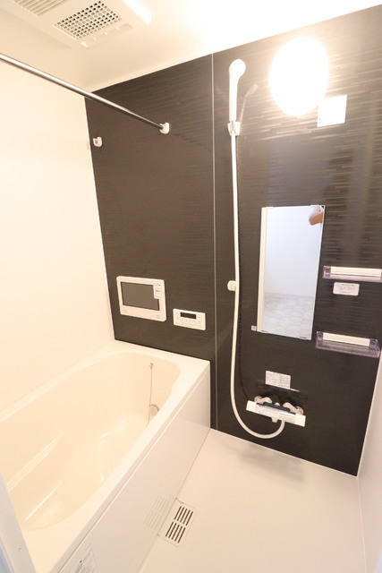 S Apt. 玉津町の浴室