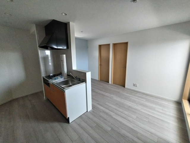 S Apt. 玉津町の居間・リビング