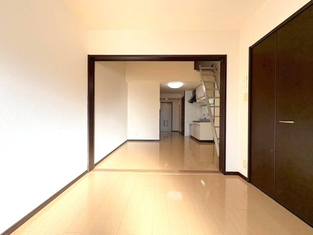 フローラ河内長野の洋室