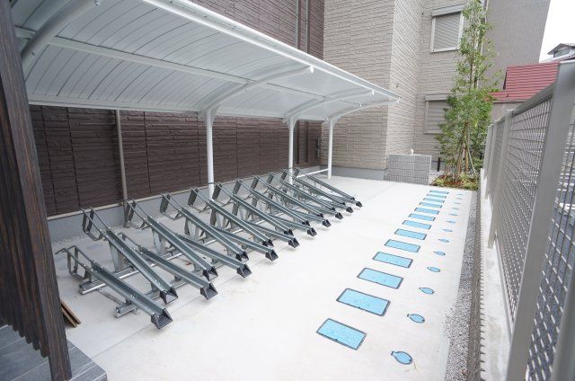 【その他共用部分】 | グランドプラム | 屋根付き駐輪場