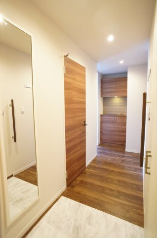 【玄関】 | グランドプラム | ※同間取り他部屋の写真です。