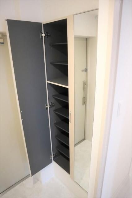 ＭＥＩＮ　ＳＣＨＬＯＳＳ　三河島の玄関