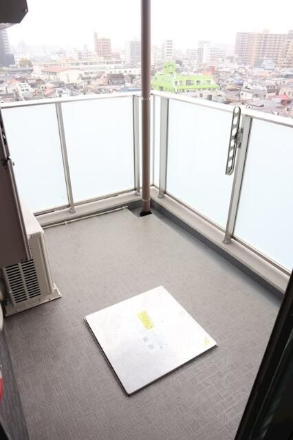 ＭＥＩＮ　ＳＣＨＬＯＳＳ　三河島のバルコニー