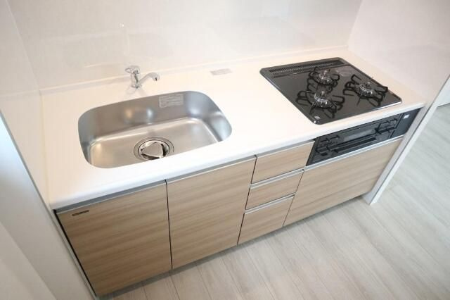 ＭＥＩＮ　ＳＣＨＬＯＳＳ　三河島のキッチン