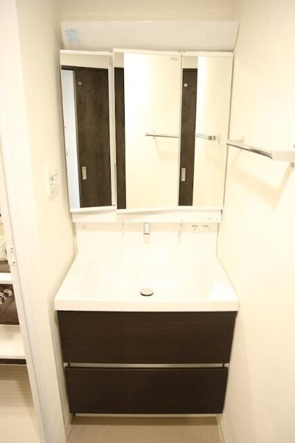 ＭＥＩＮ　ＳＣＨＬＯＳＳ　三河島の洗面所