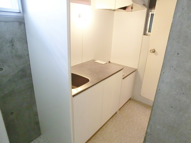 コエル第三ビルのキッチン|うれしい独立キッチンです☆