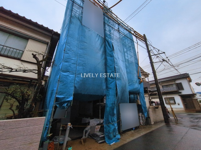 草加市八幡町 新築分譲住宅の前面道路含む現地写真