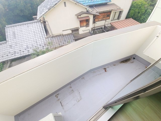 【バルコニー】 | 下馬2丁目新築アパート | 外の空気を感じる、もうひとつのリビング