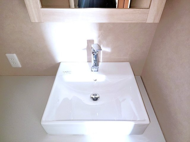 【洗面所】 | 下馬2丁目新築アパート | 毎日のリズムを整える、美しきサニタリー空間