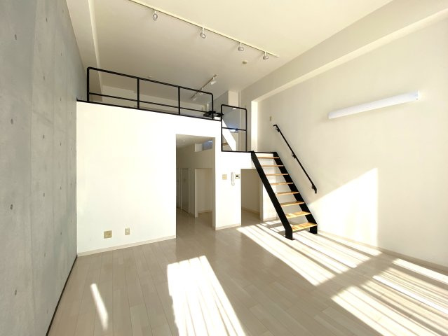 道表プラザの洋室