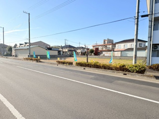 【前面道路含む現地写真】 | 鶴ヶ島市中新田　建築条件なし売地　東武越生線『一本松駅』徒歩6分　【新町小学区】