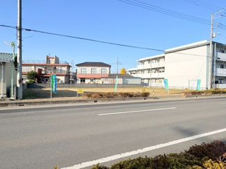 【前面道路含む現地写真】 | 鶴ヶ島市中新田　建築条件なし売地　東武越生線『一本松駅』徒歩6分　【新町小学区】