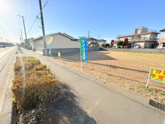 【前面道路含む現地写真】 | 鶴ヶ島市中新田　建築条件なし売地　東武越生線『一本松駅』徒歩6分　【新町小学区】