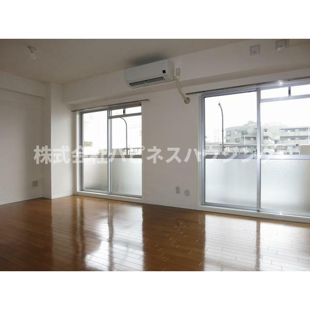 ＴＱレジデンス柏(ティーキューレジデンスカシワ)の居間・リビング