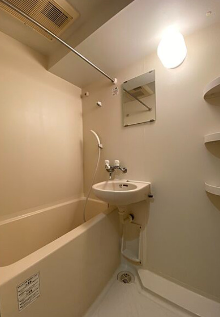 プリズムスクエア本駒込の浴室|　※別室参考写真です。