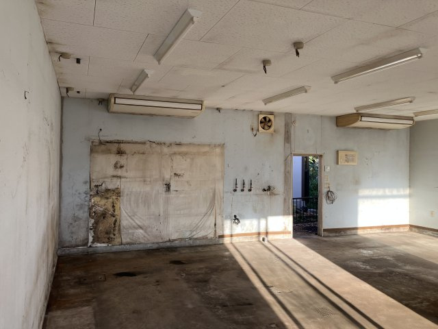 印場元町４丁目店舗の駐車場