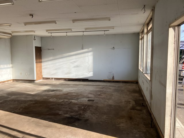 印場元町４丁目店舗の駐車場