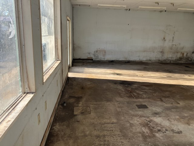 印場元町４丁目店舗の駐車場