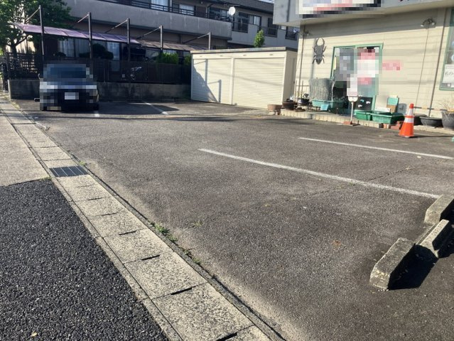 印場元町４丁目店舗の駐車場