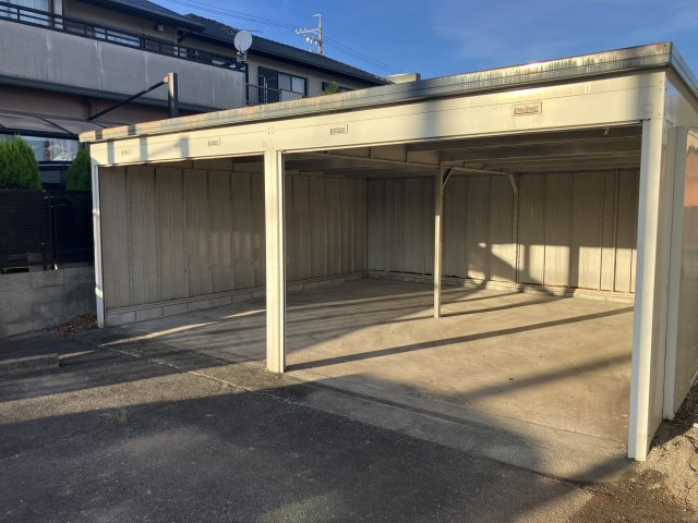 印場元町４丁目店舗の駐車場