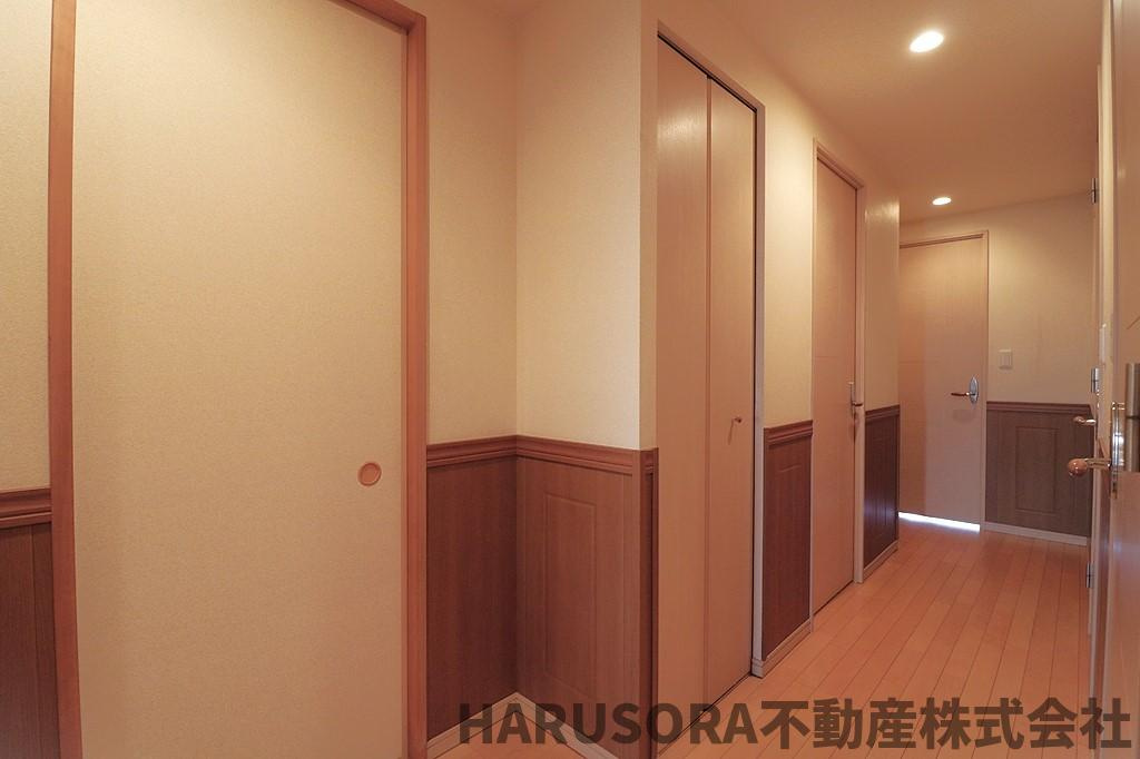 くずはタワーシティT棟の玄関
