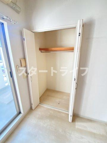 大阪市淀川区木川東４丁目の賃貸マンションの収納