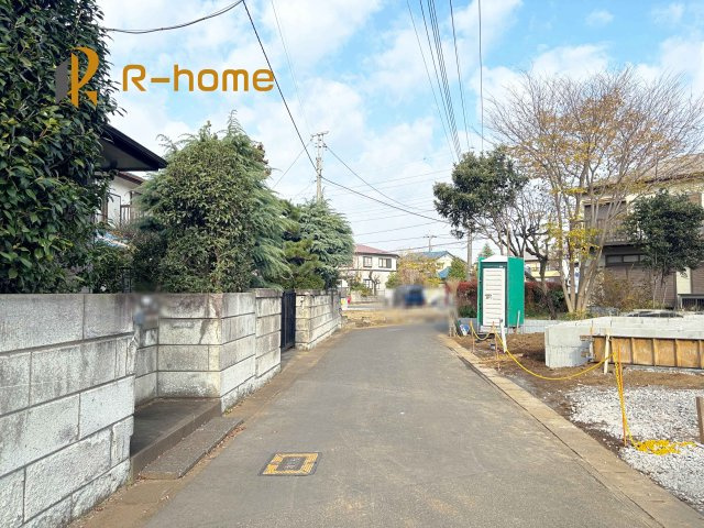 流山市江戸川台東1丁目　新築戸建て　B号棟の前面道路含む現地写真|周辺環境も併せて案内致します♪
閑静な住宅地で笑顔あふれる新生活！
ぜひ現地へお越しください♪