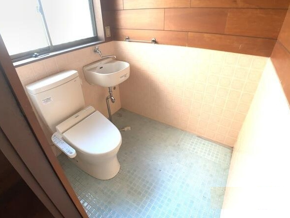 大網白里市南横川　平屋中古戸建のトイレ|敷地約145坪 ３LDK平屋建 バーベキュー・家庭菜・ドックランが可能です。車3台可 閑静な分譲地内
