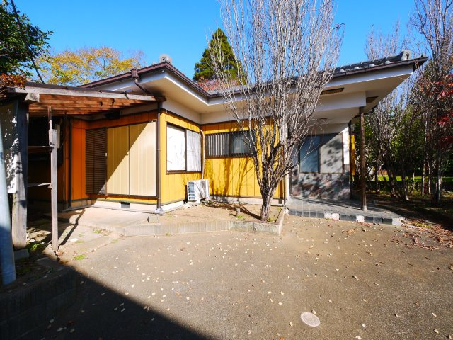 大網白里市南横川　平屋中古戸建の外観|敷地約145坪 ３LDK平屋建 バーベキュー・家庭菜・ドックランが可能です。車3台可 閑静な分譲地内
