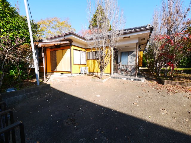 大網白里市南横川　平屋中古戸建の庭|敷地約145坪 ３LDK平屋建 バーベキュー・家庭菜・ドックランが可能です。車3台可 閑静な分譲地内