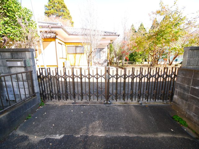 大網白里市南横川　平屋中古戸建の庭|敷地約145坪 ３LDK平屋建 バーベキュー・家庭菜・ドックランが可能です。車3台可 閑静な分譲地内