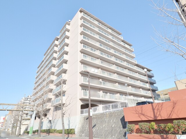 緑地公園コーポラスの外観