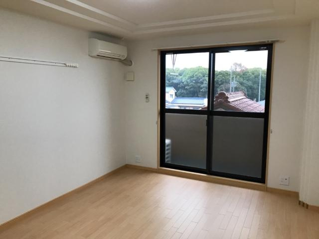 グリーングラス壱番館の居間・リビング|洋室