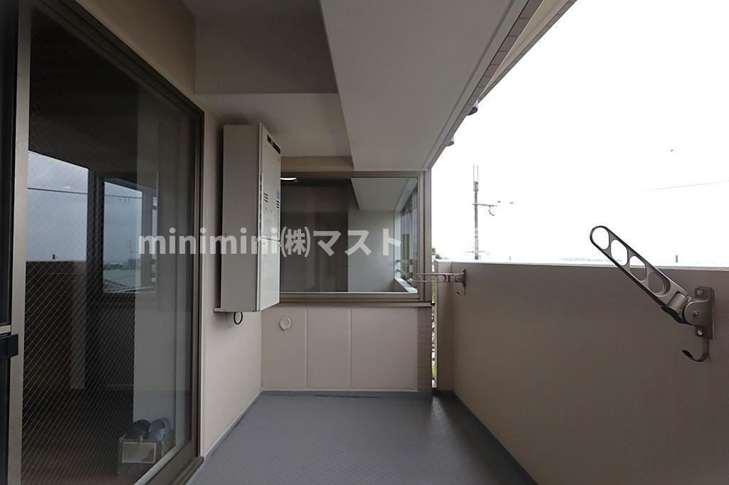 メロディーハイム香里ヶ丘ツインビューアルテアタワーのバルコニー