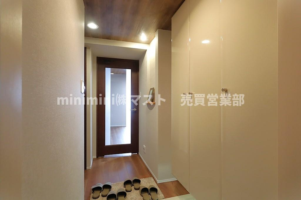 メロディーハイム香里ヶ丘ツインビューアルテアタワーの玄関