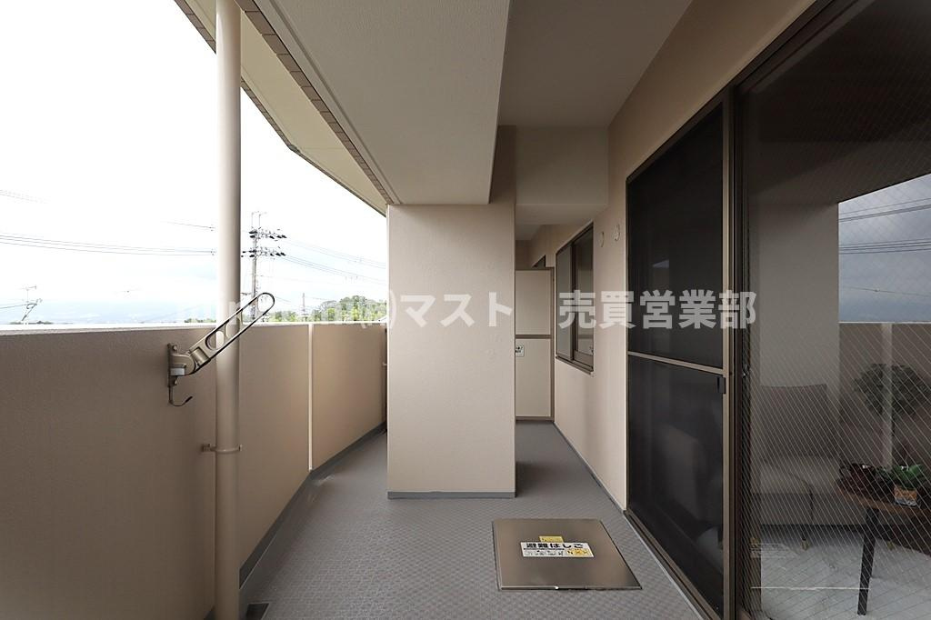 メロディーハイム香里ヶ丘ツインビューアルテアタワーのバルコニー