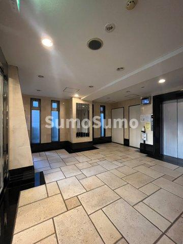 プレサンス難波OCAT前のロビー