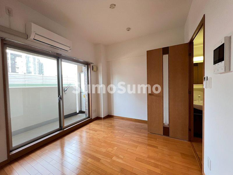 プレサンス難波OCAT前の寝室