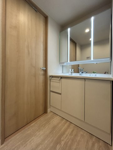 和泉中央パークホームズの独立洗面台|洗面室